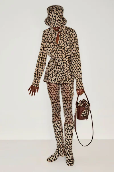 Look 19
